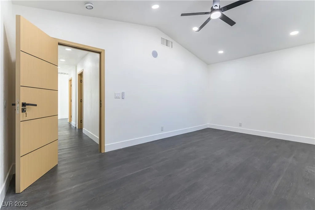 9937 Whalers Landing, Las Vegas, NV 89117