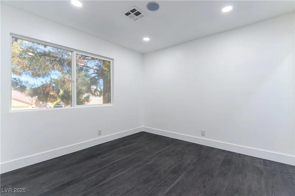 9937 Whalers Landing, Las Vegas, NV 89117