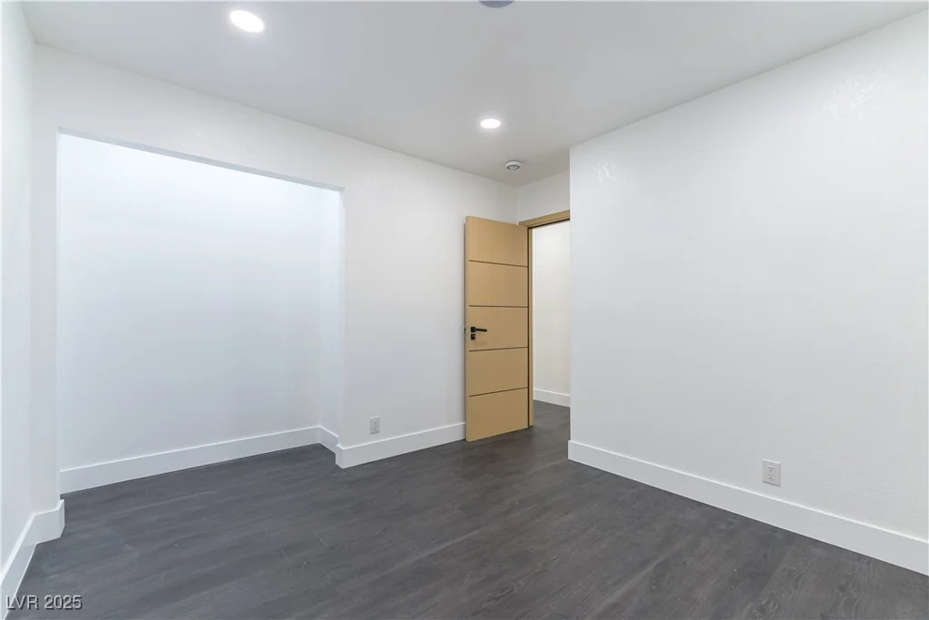 9937 Whalers Landing, Las Vegas, NV 89117