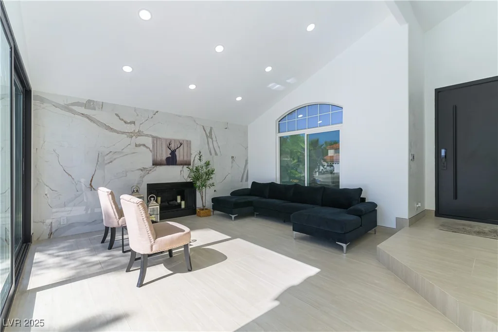 9937 Whalers Landing, Las Vegas, NV 89117