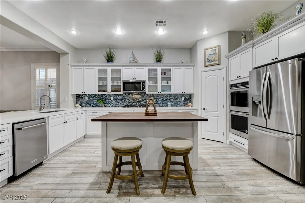 9349 Olympia Falls, Las Vegas, NV 89149
