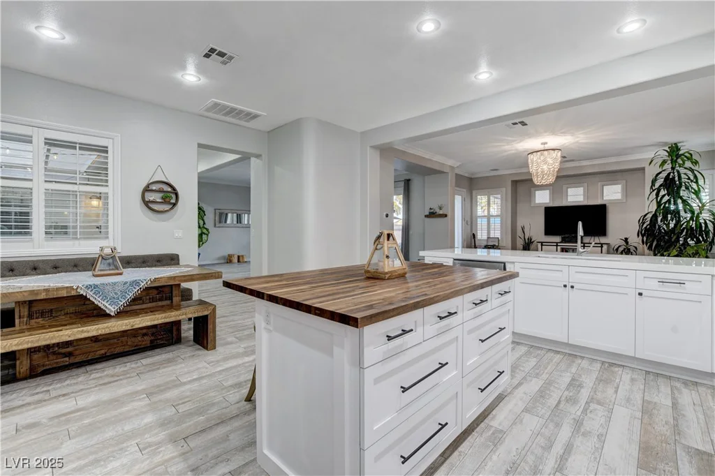 9349 Olympia Falls, Las Vegas, NV 89149