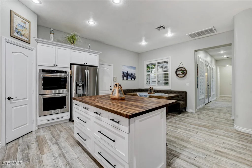 9349 Olympia Falls, Las Vegas, NV 89149