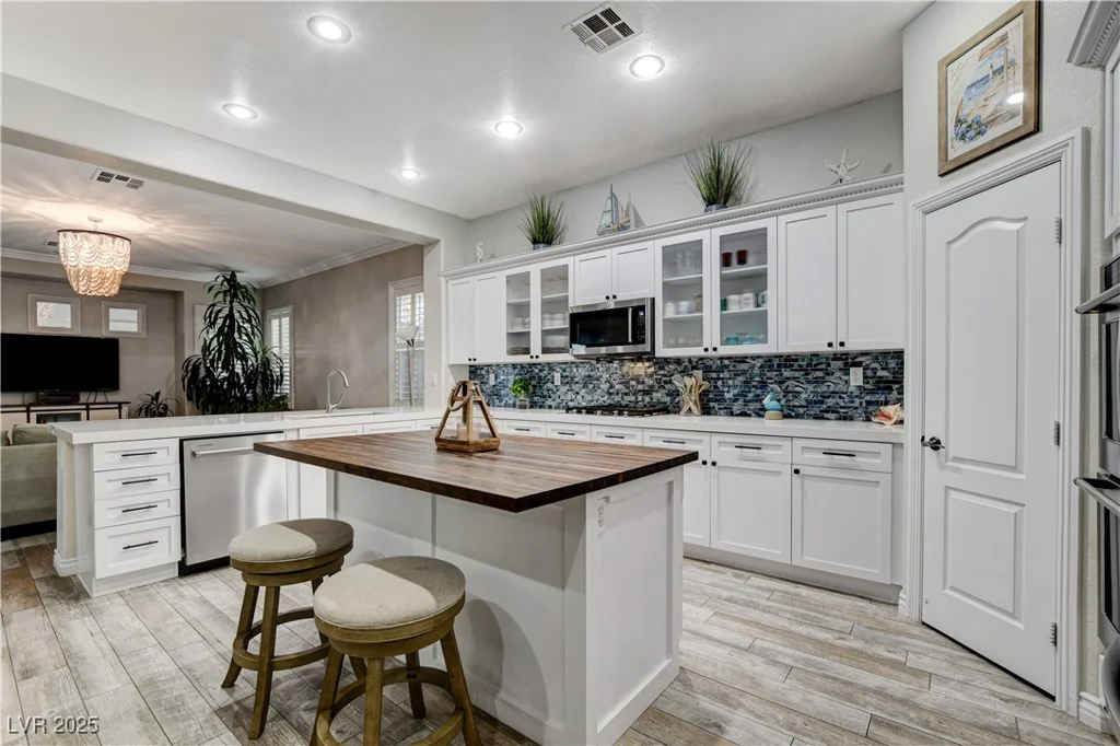 9349 Olympia Falls, Las Vegas, NV 89149