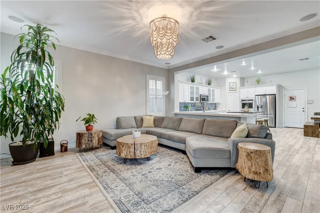 9349 Olympia Falls, Las Vegas, NV 89149