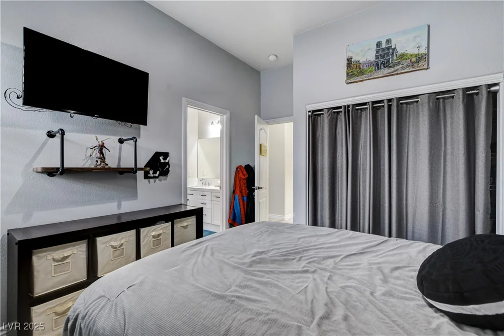 9349 Olympia Falls, Las Vegas, NV 89149