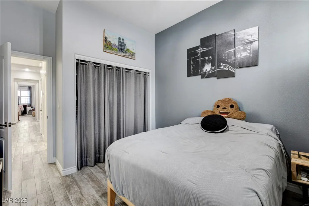 9349 Olympia Falls, Las Vegas, NV 89149