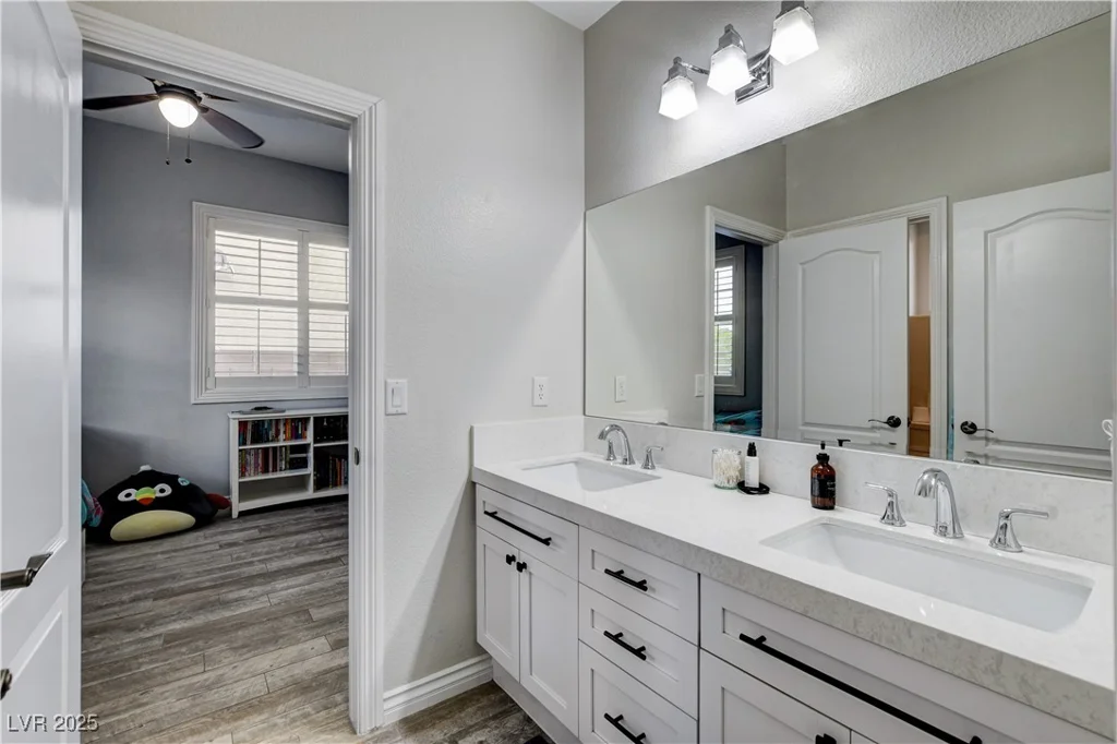 9349 Olympia Falls, Las Vegas, NV 89149