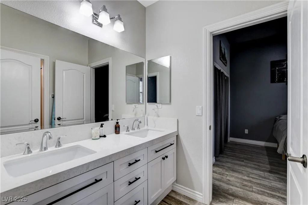 9349 Olympia Falls, Las Vegas, NV 89149