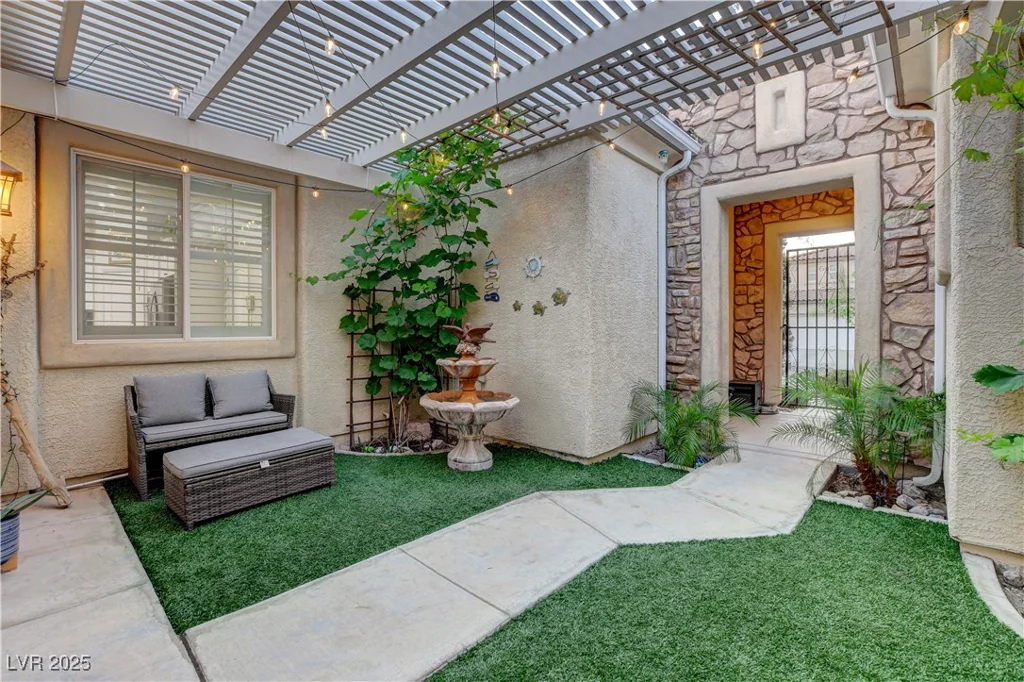 9349 Olympia Falls, Las Vegas, NV 89149
