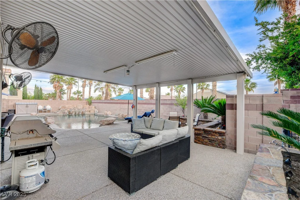 9349 Olympia Falls, Las Vegas, NV 89149
