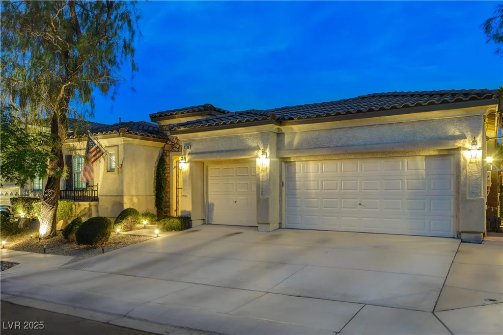 9349 Olympia Falls, Las Vegas, NV 89149
