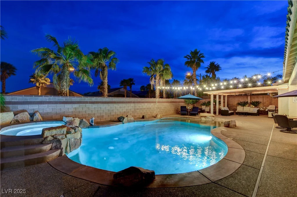 9349 Olympia Falls, Las Vegas, NV 89149