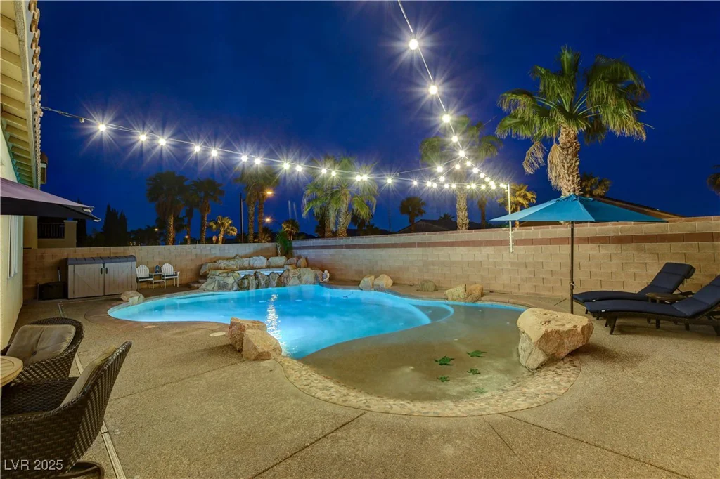 9349 Olympia Falls, Las Vegas, NV 89149