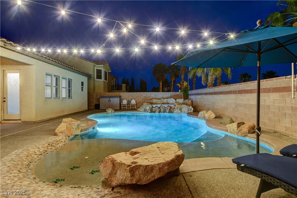 9349 Olympia Falls, Las Vegas, NV 89149