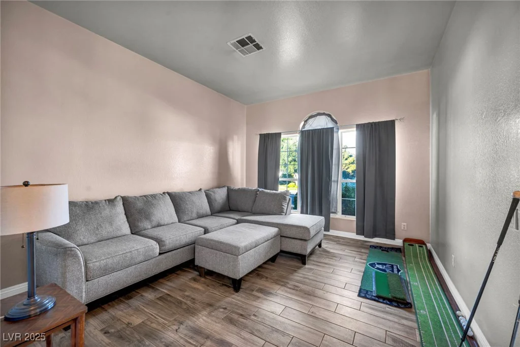 4005 Poppy Fields, Las Vegas, NV 89129