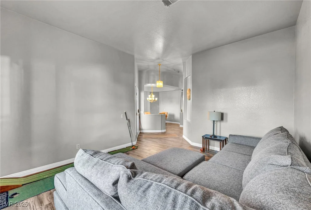 4005 Poppy Fields, Las Vegas, NV 89129