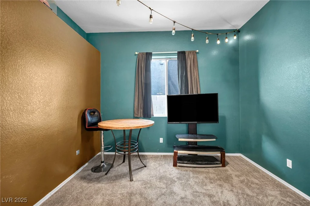 4005 Poppy Fields, Las Vegas, NV 89129