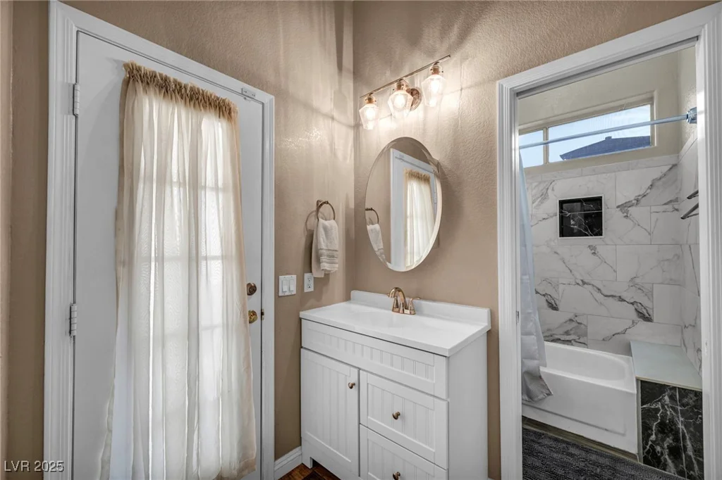 4005 Poppy Fields, Las Vegas, NV 89129