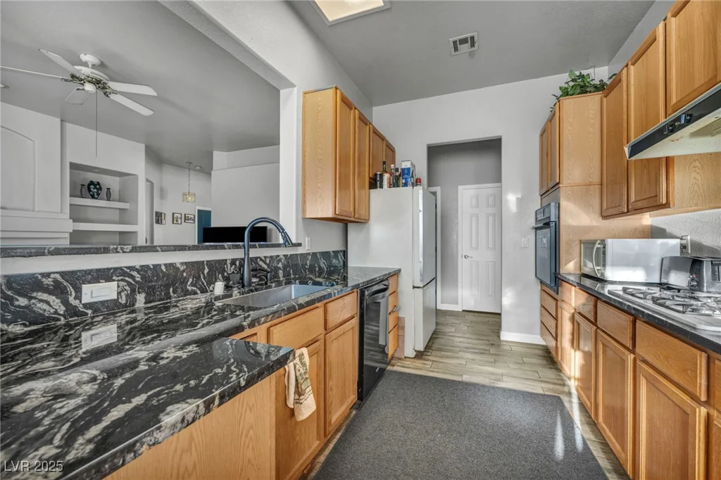 4005 Poppy Fields, Las Vegas, NV 89129