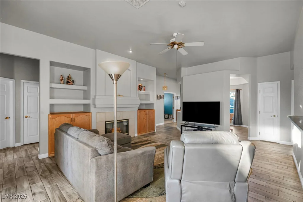 4005 Poppy Fields, Las Vegas, NV 89129