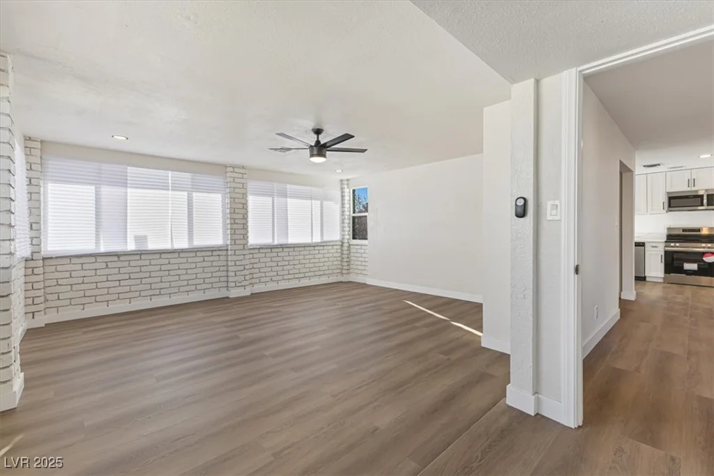 704 Slayton, Las Vegas, NV 89107