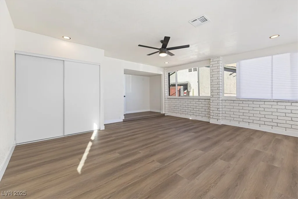704 Slayton, Las Vegas, NV 89107