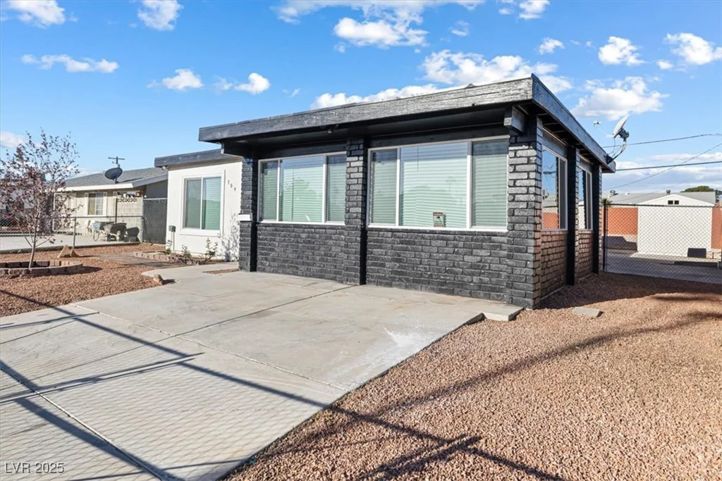 704 Slayton, Las Vegas, NV 89107
