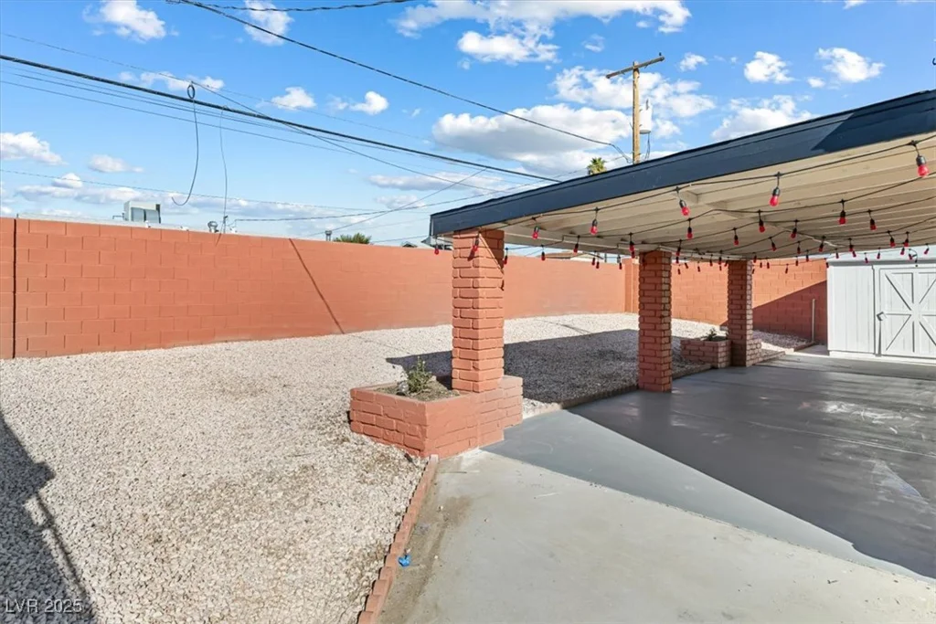 704 Slayton, Las Vegas, NV 89107
