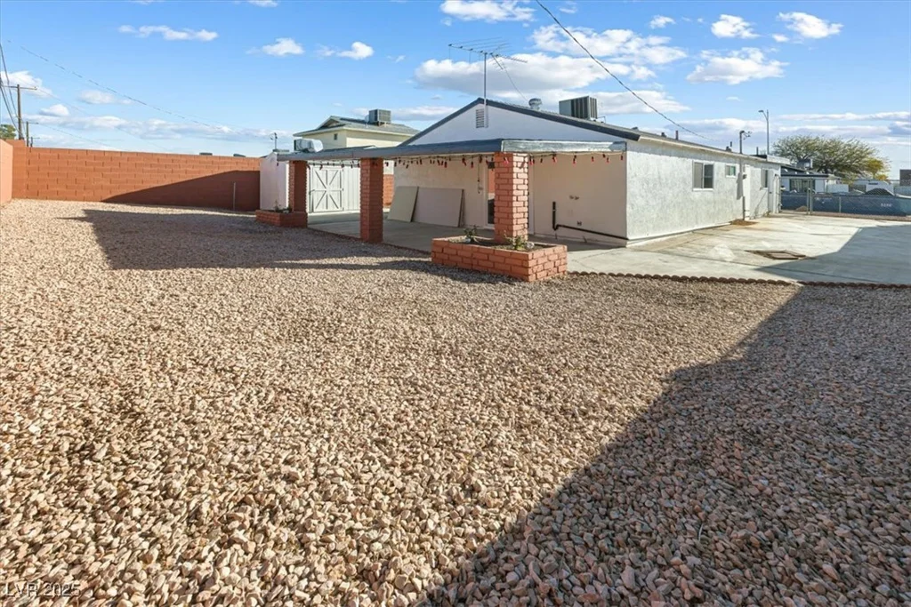 704 Slayton, Las Vegas, NV 89107