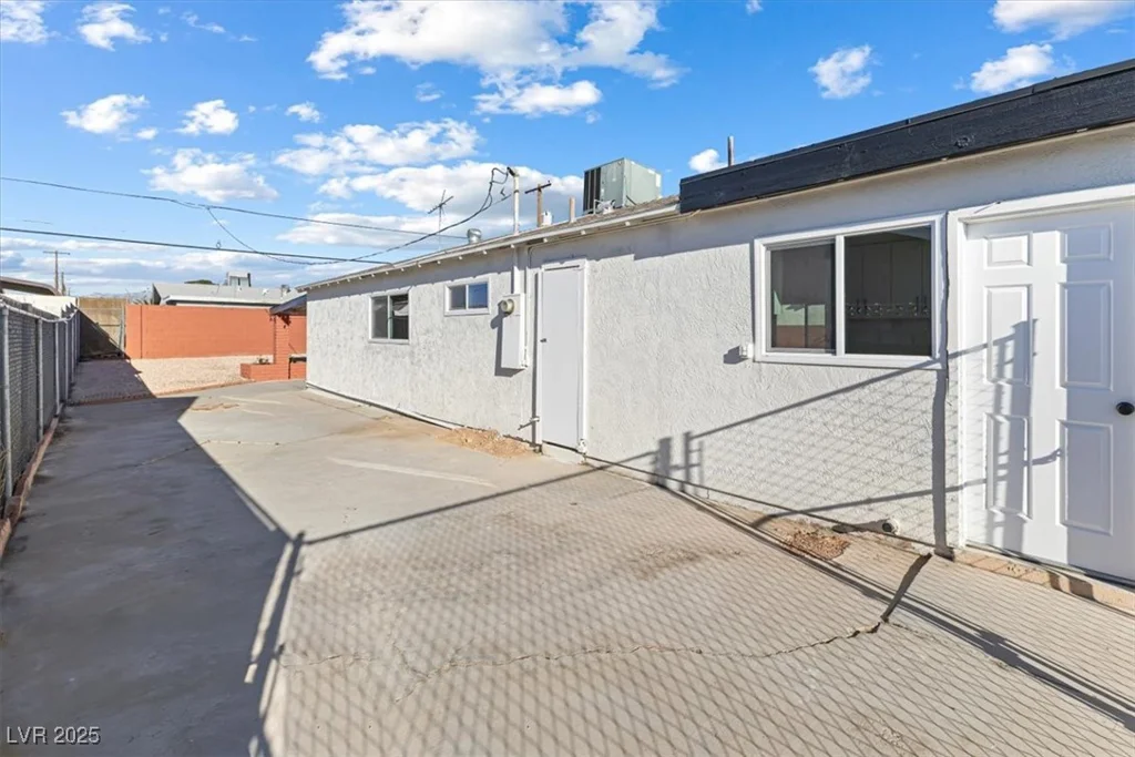 704 Slayton, Las Vegas, NV 89107
