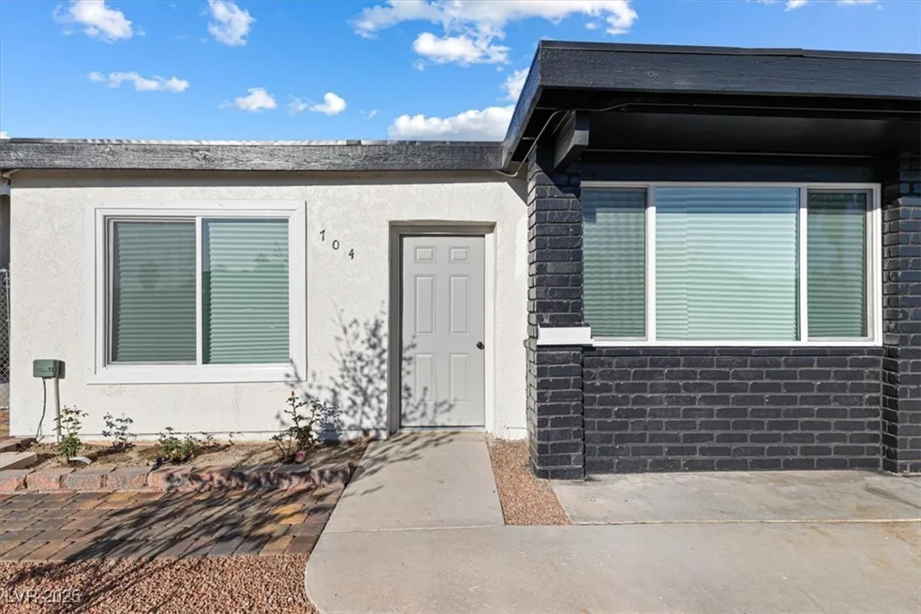 704 Slayton, Las Vegas, NV 89107