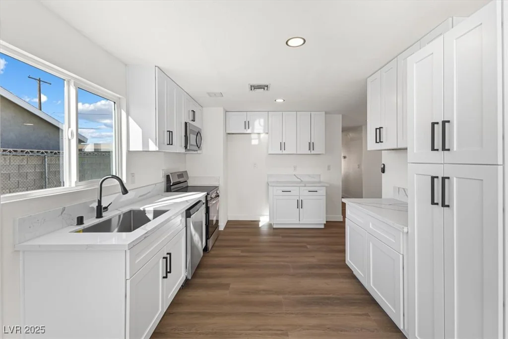 704 Slayton, Las Vegas, NV 89107