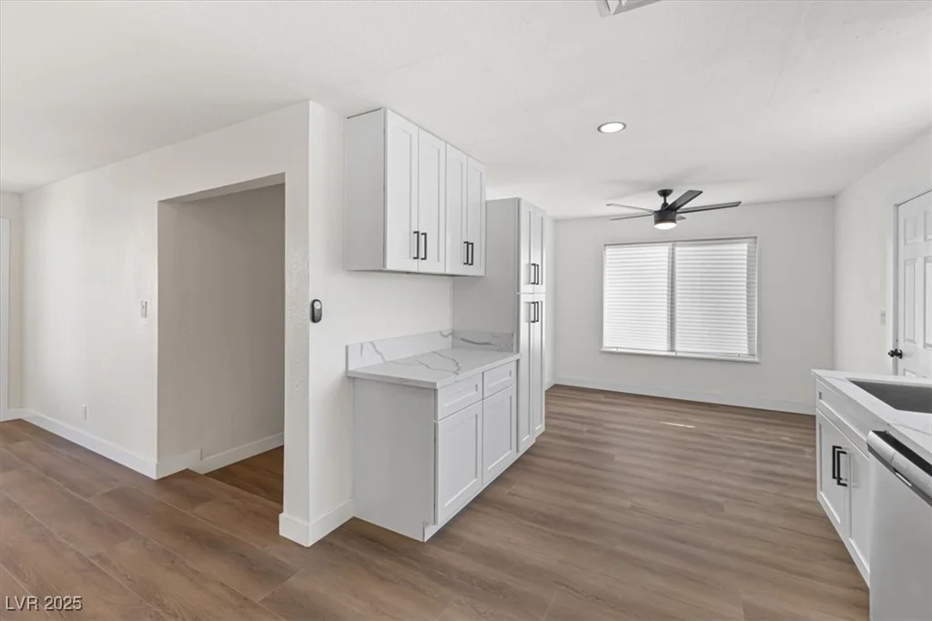 704 Slayton, Las Vegas, NV 89107