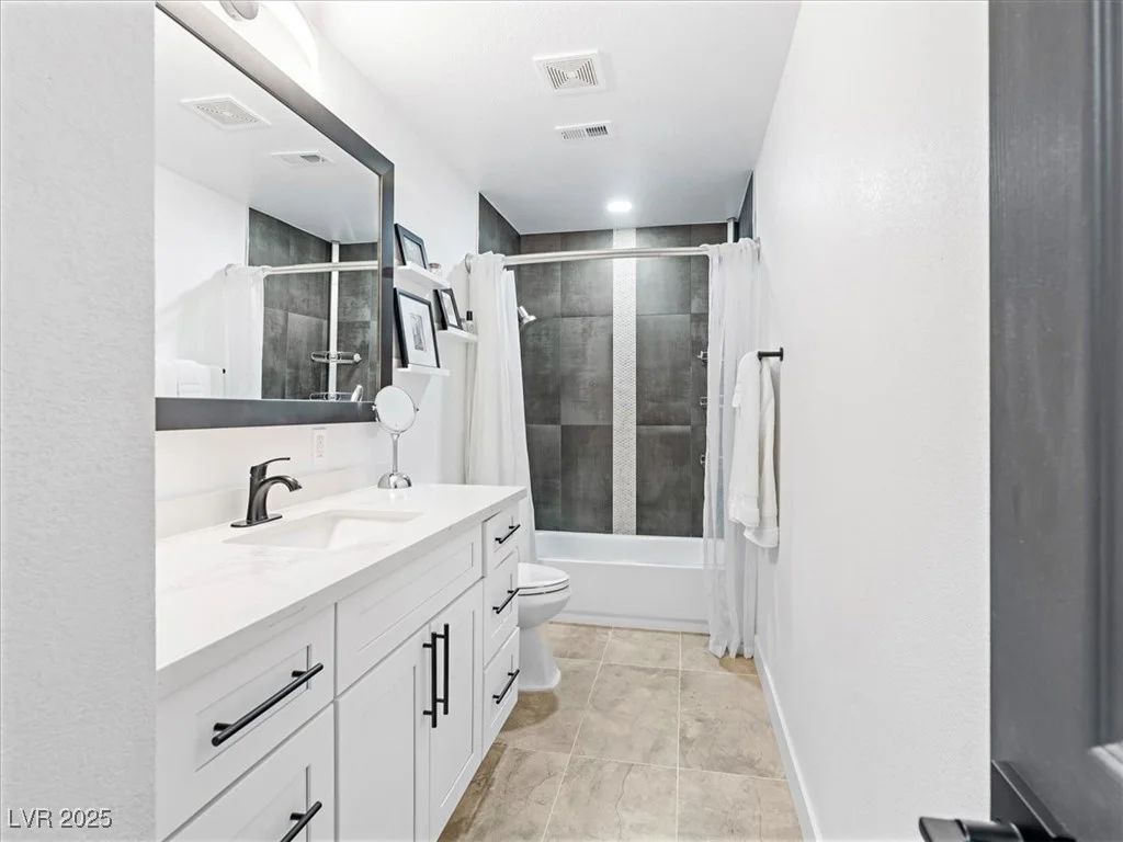 1700 Oakey, Las Vegas, NV 89104