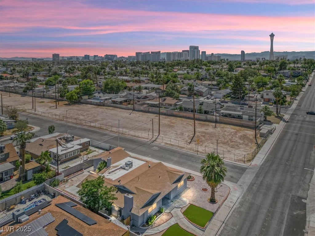 1700 Oakey, Las Vegas, NV 89104