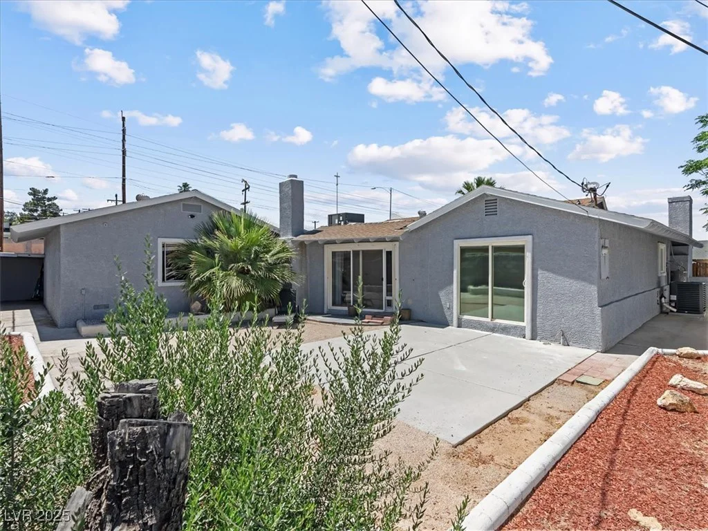 1700 Oakey, Las Vegas, NV 89104
