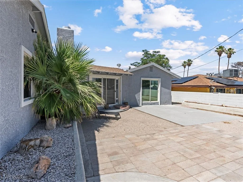 1700 Oakey, Las Vegas, NV 89104