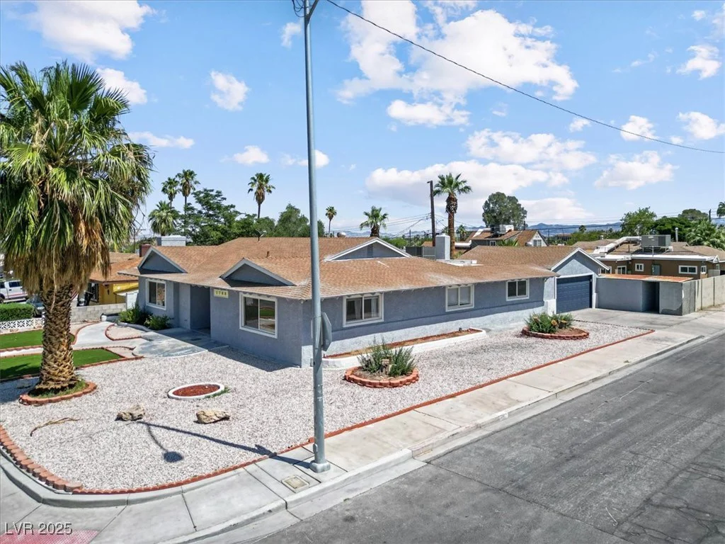 1700 Oakey, Las Vegas, NV 89104
