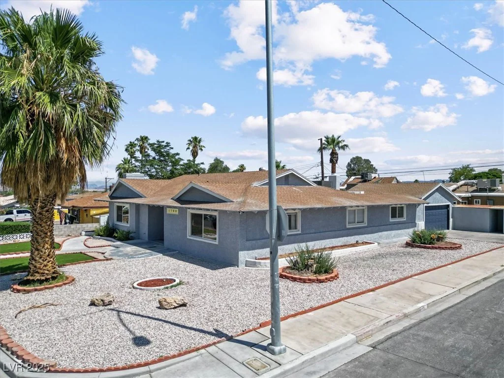 1700 Oakey, Las Vegas, NV 89104