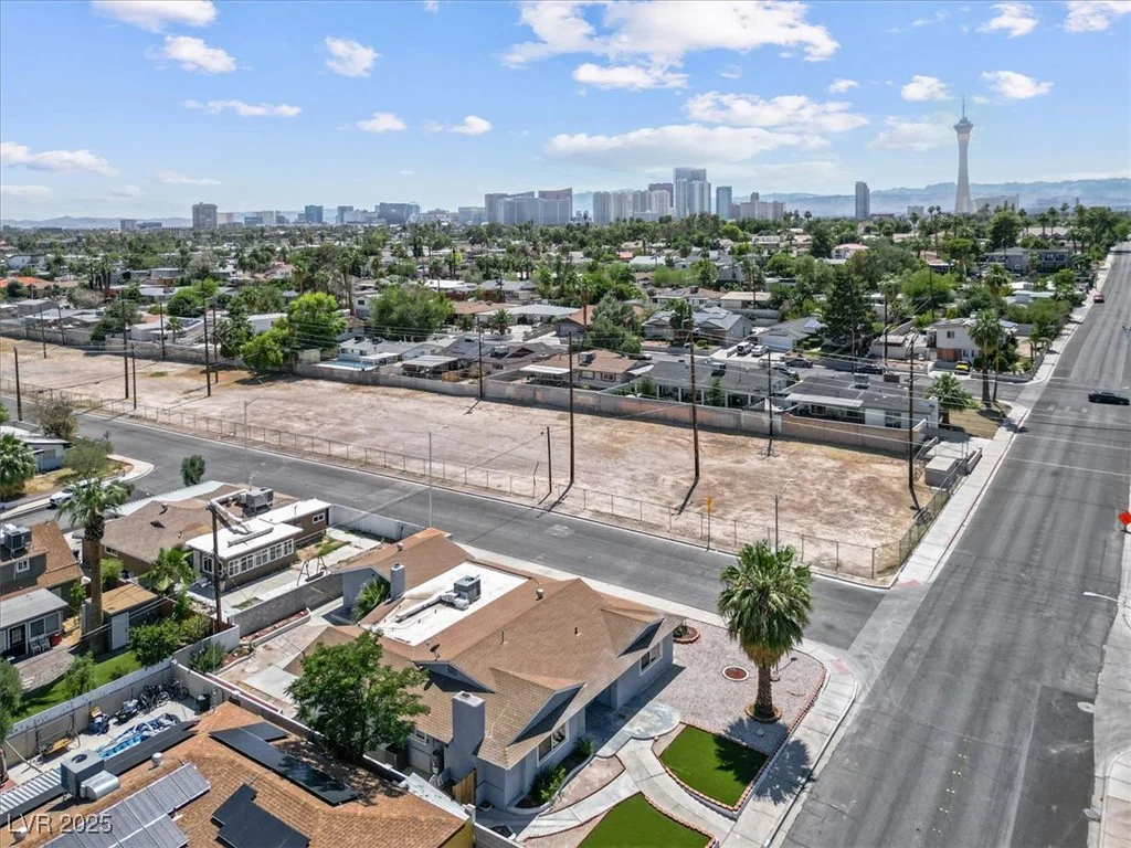 1700 Oakey, Las Vegas, NV 89104