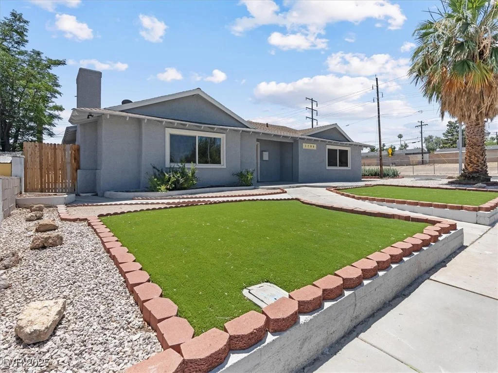 1700 Oakey, Las Vegas, NV 89104