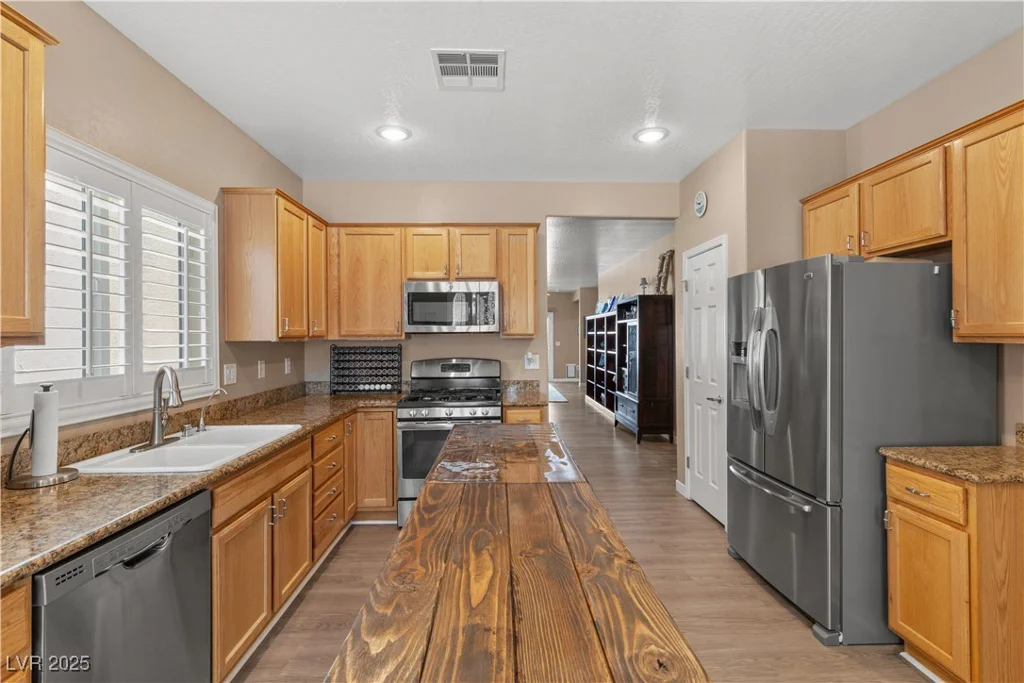 7669 Fieldfare, North Las Vegas, NV 89084
