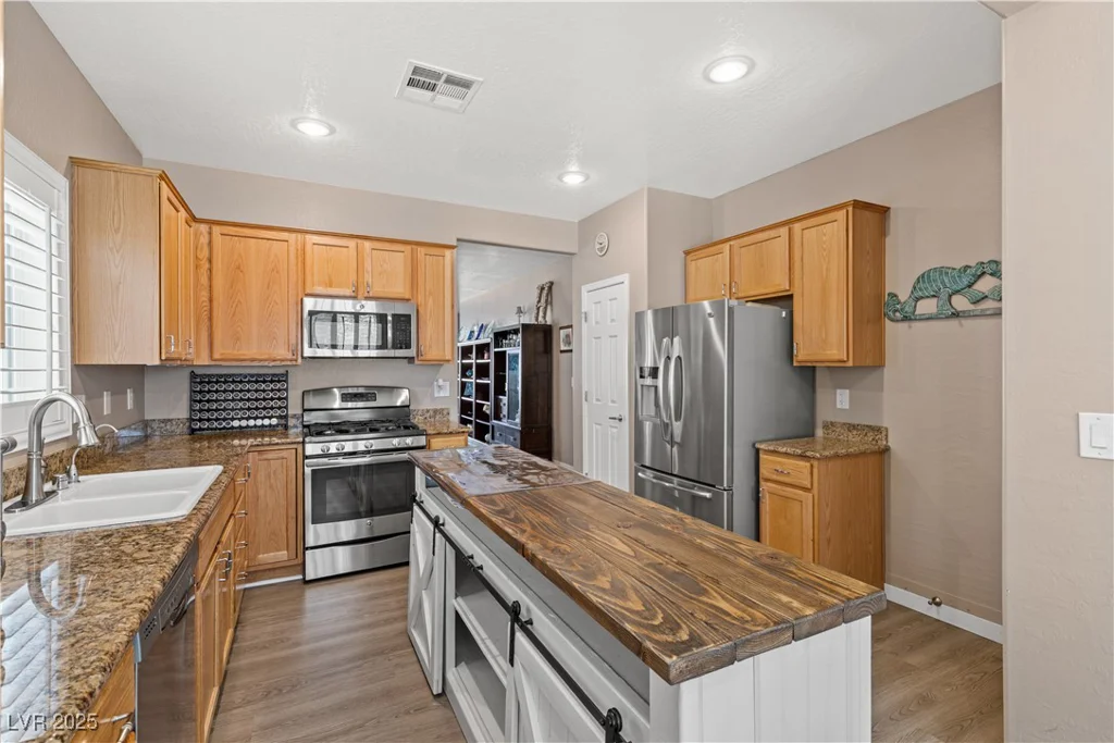 7669 Fieldfare, North Las Vegas, NV 89084