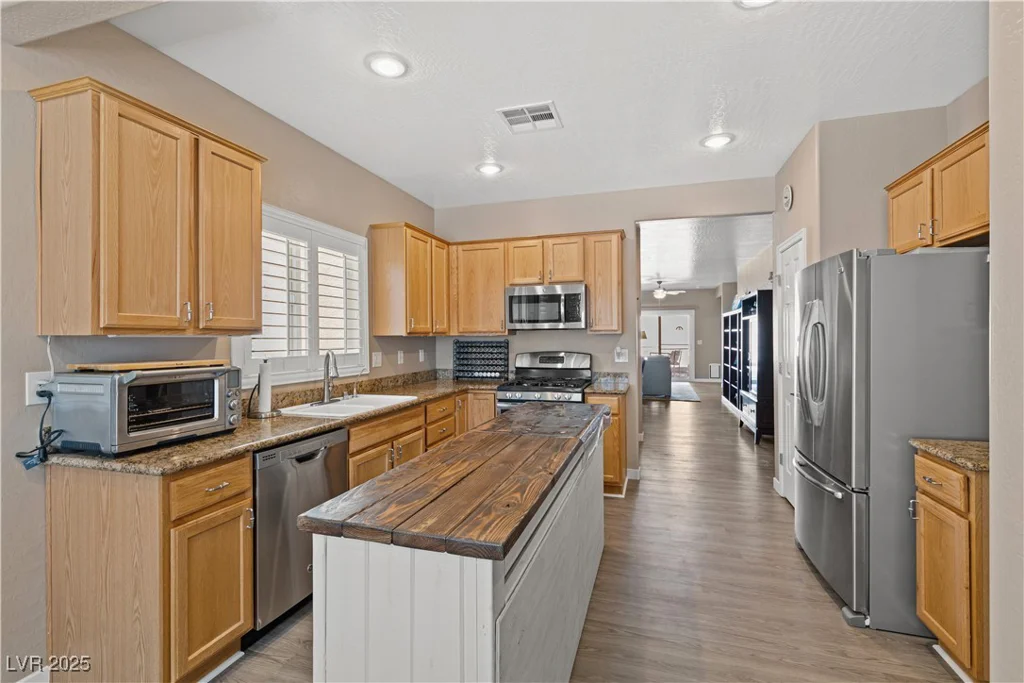 7669 Fieldfare, North Las Vegas, NV 89084