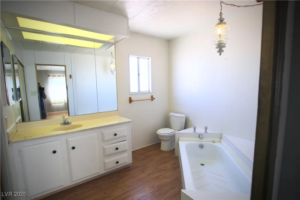 4212 Touchstone, Las Vegas, NV 89108