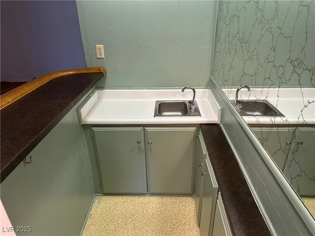 4212 Touchstone, Las Vegas, NV 89108