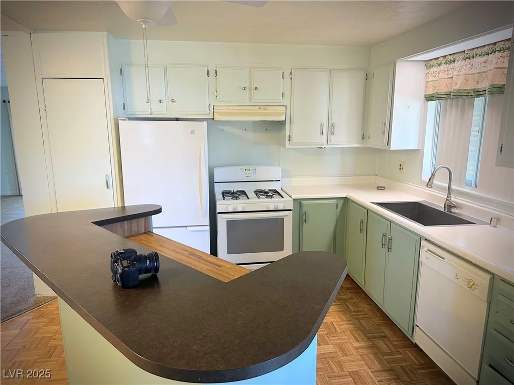 4212 Touchstone, Las Vegas, NV 89108