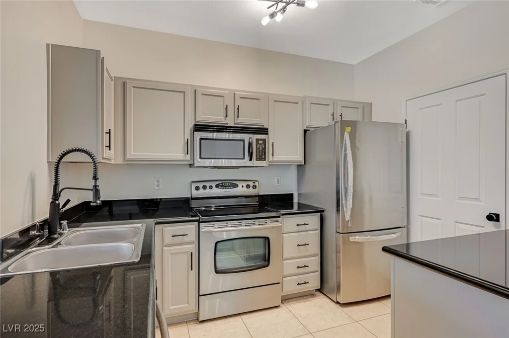 2900 Sunridge Heights, Henderson, NV 89052