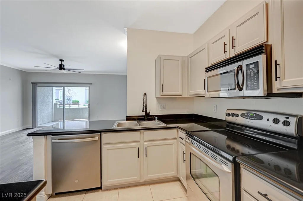 2900 Sunridge Heights, Henderson, NV 89052